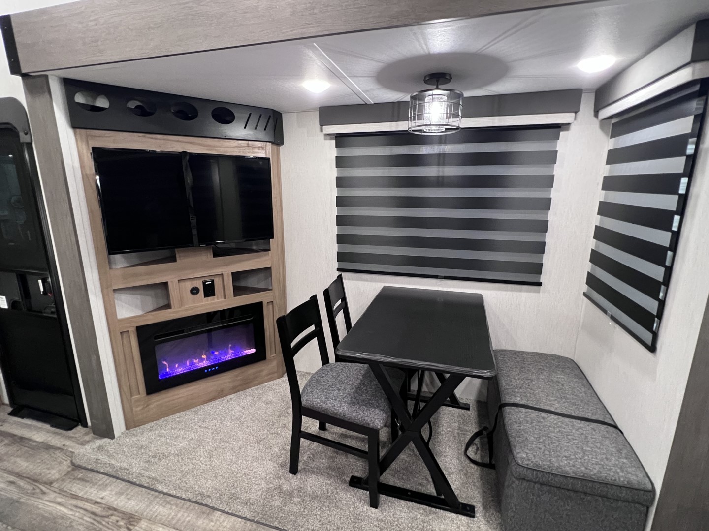 Roughrider RVs. 2024 Cherokee Arctic Wolf 27SGS