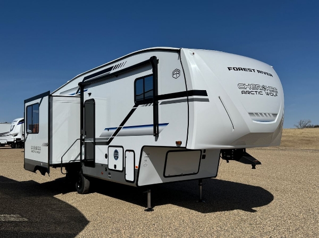 2018 Cherokee Arctic Wolf 27SGS