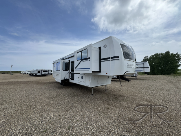 	2026 Cherokee Arctic Wolf 3950 Suite