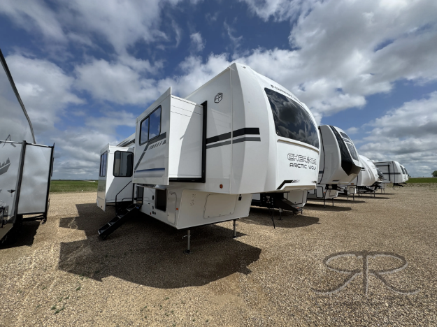 2026 Cherokee Arctic Wolf 3650 SUITE