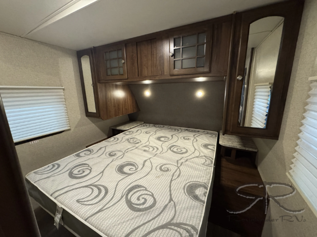 2016 North Trail 28DBS 